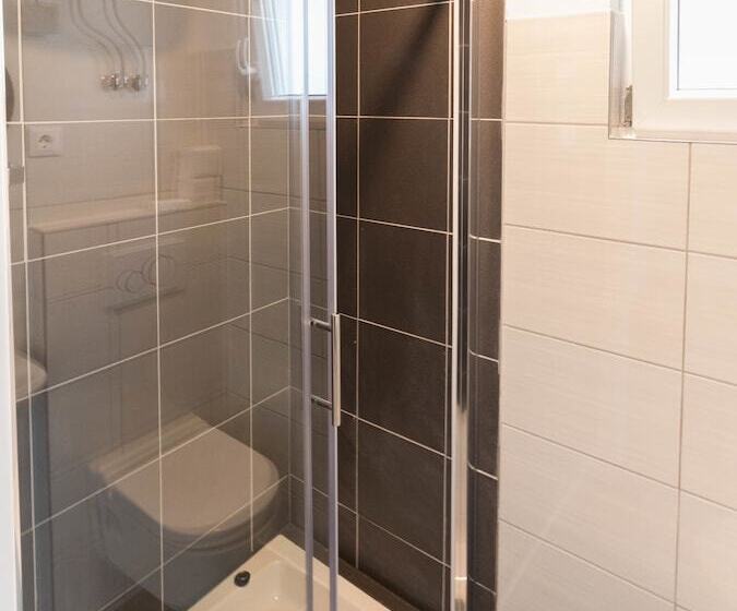 فندق صغير Camping Odmoree Campsite