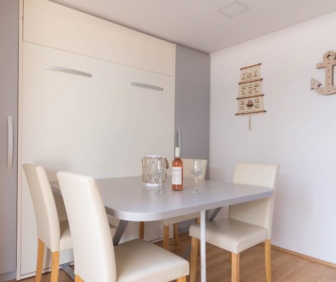 فندق صغير Camping Odmoree Campsite