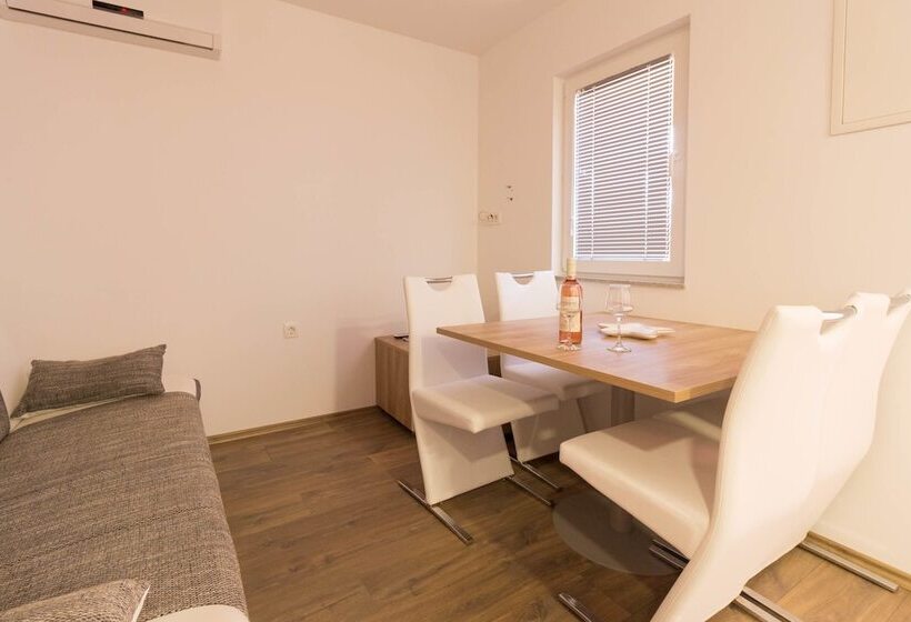 فندق صغير Camping Odmoree Campsite