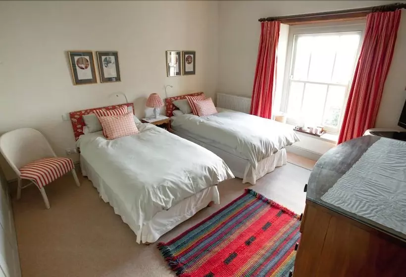 Aamiaismajoitus (B&B) Tabor House