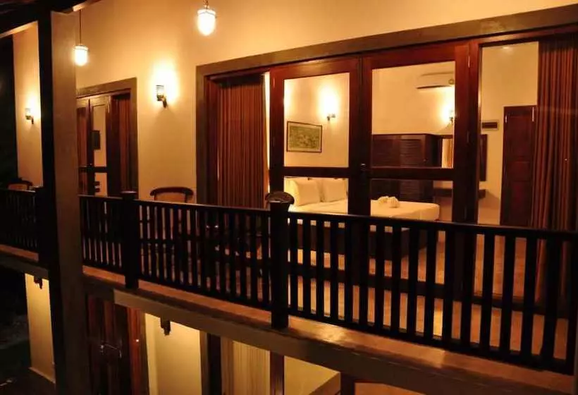 تختخواب و صبحانه Villa Peacock
