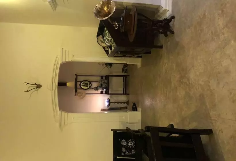 Hotelli Jansens Bungalow Sinharaja