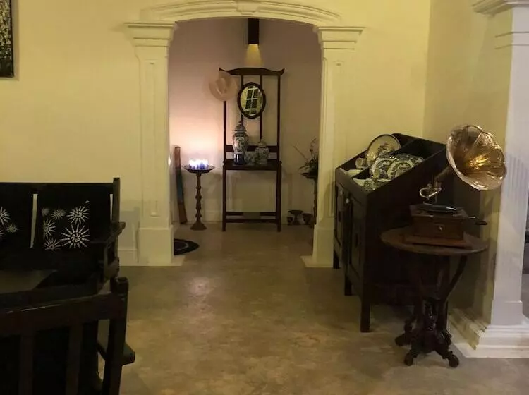 Hotelli Jansens Bungalow Sinharaja