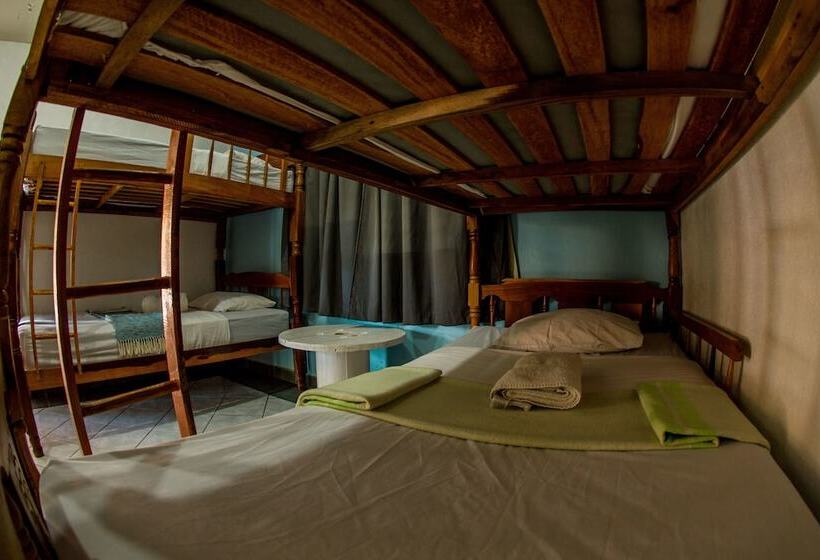 هتل Miramar Surfcamp