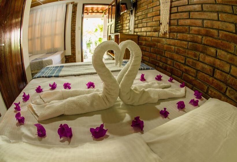 هتل Miramar Surfcamp