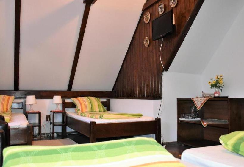 پانسیون Casa Demeter