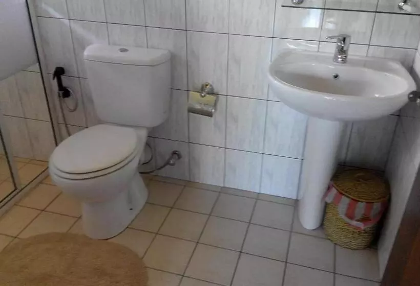 Aamiaismajoitus (B&B) Surf Villa