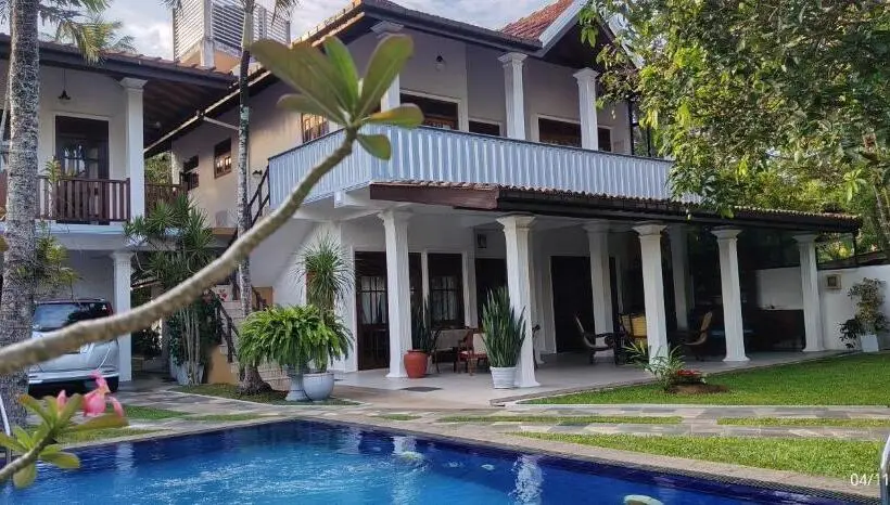 Aamiaismajoitus (B&B) Surf Villa