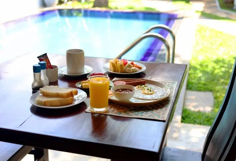Aamiaismajoitus (B&B) Surf Villa