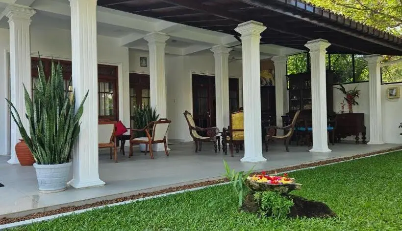 Aamiaismajoitus (B&B) Surf Villa