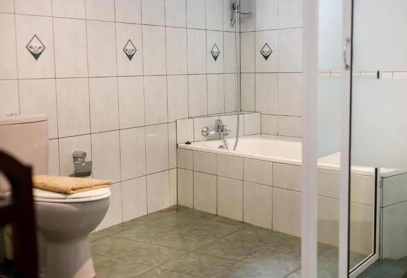 Aamiaismajoitus (B&B) Surf Villa