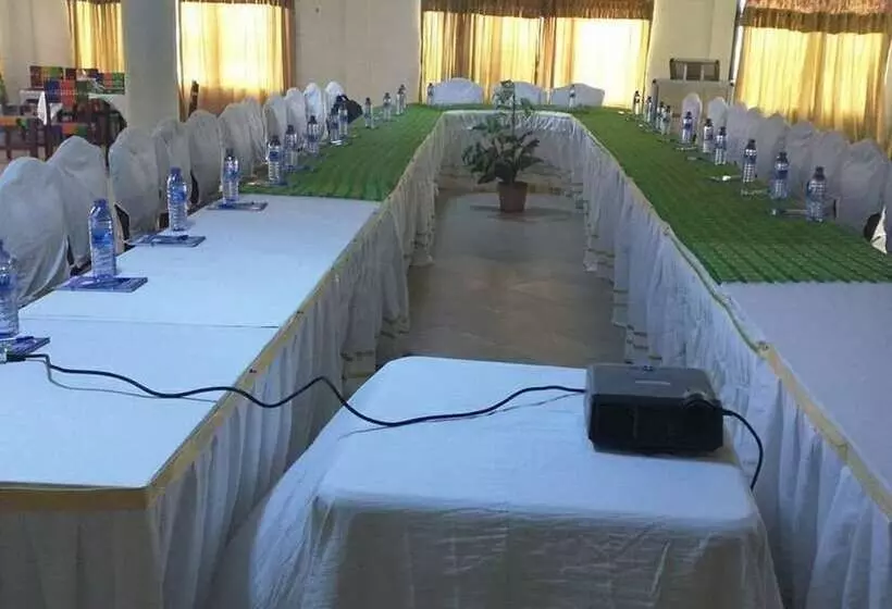 Hotelli Alberta's Palace Beach Resort