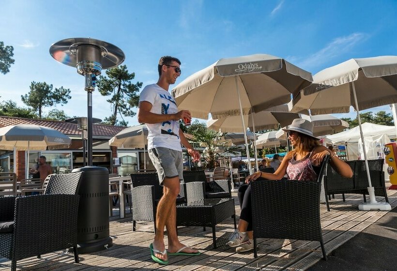 Отель Domaine Résidentiel De Plein Air Odalys Les Dunes