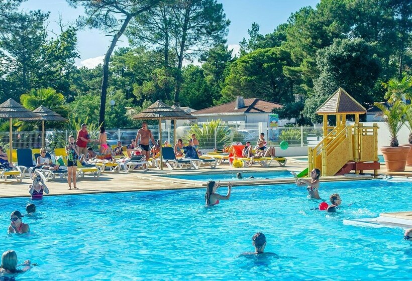 Отель Domaine Résidentiel De Plein Air Odalys Les Dunes
