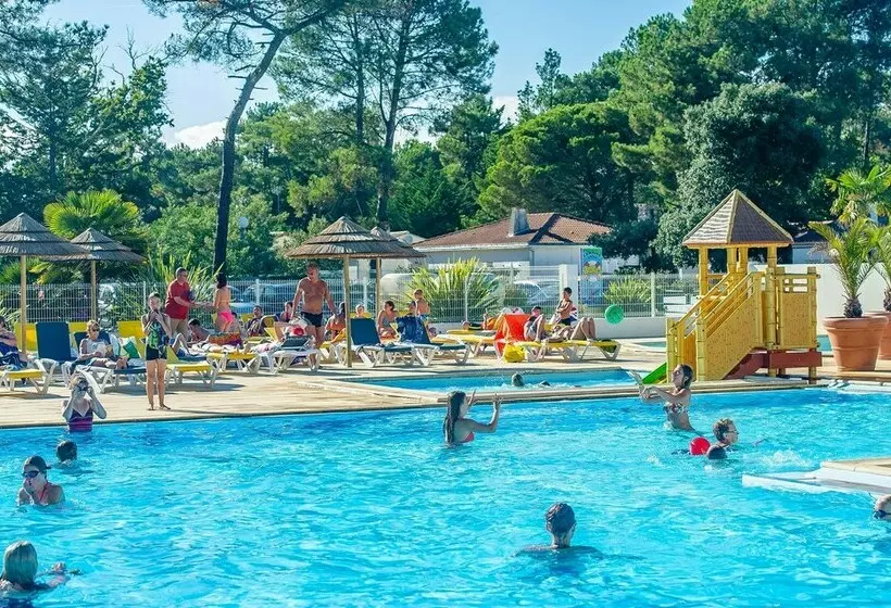 ホテル Domaine Résidentiel De Plein Air Odalys Les Dunes