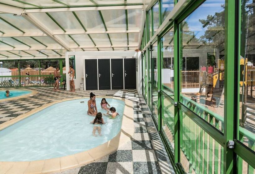 Отель Domaine Résidentiel De Plein Air Odalys Les Dunes