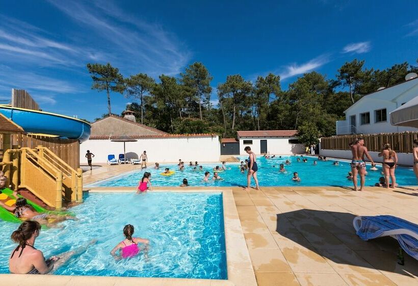 Отель Domaine Résidentiel De Plein Air Odalys Les Dunes