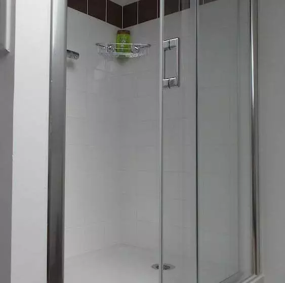 Majatalo Clos De La Haute Riviere