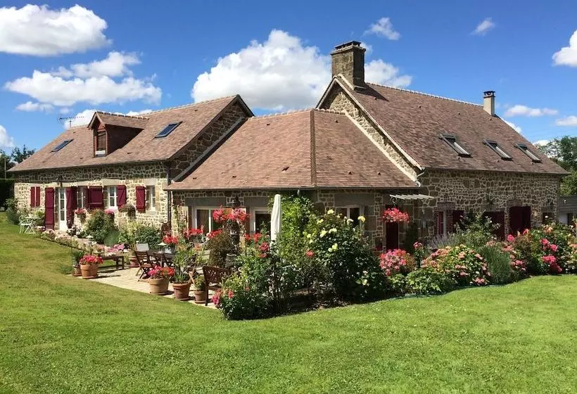 Majatalo Clos De La Haute Riviere