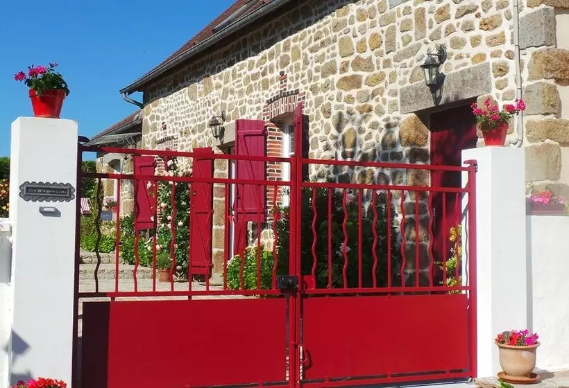 Majatalo Clos De La Haute Riviere