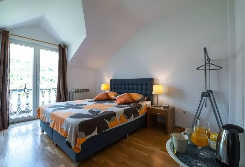 Majatalo Francesca Guesthouse