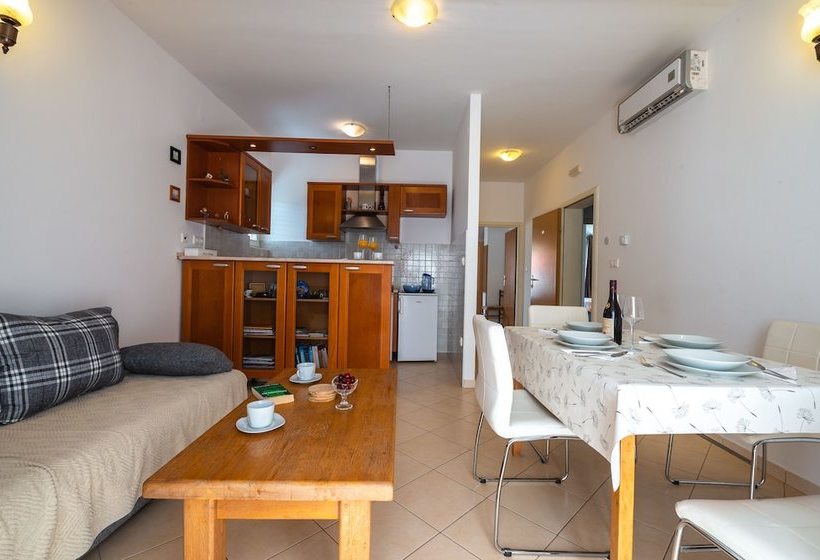 펜션 Francesca Guesthouse