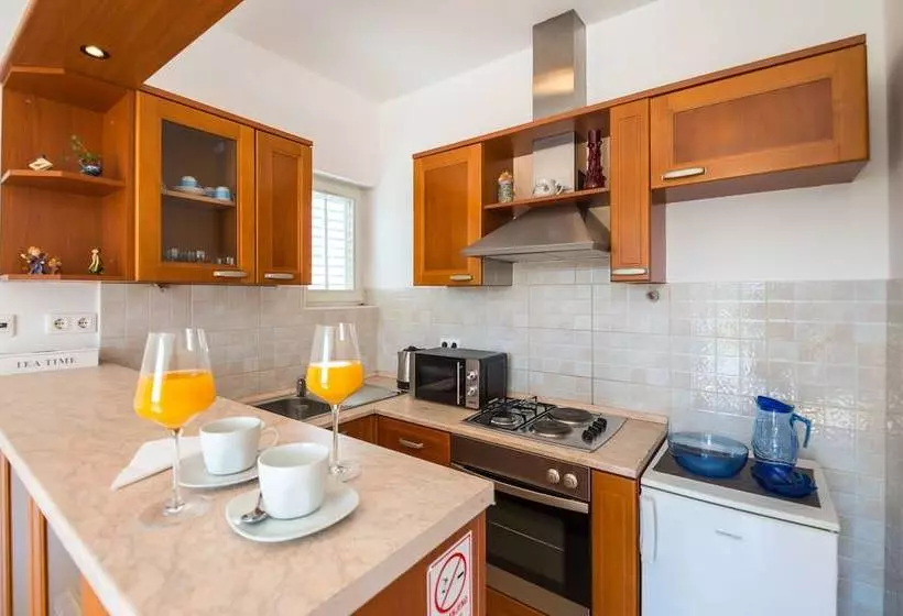 Majatalo Francesca Guesthouse