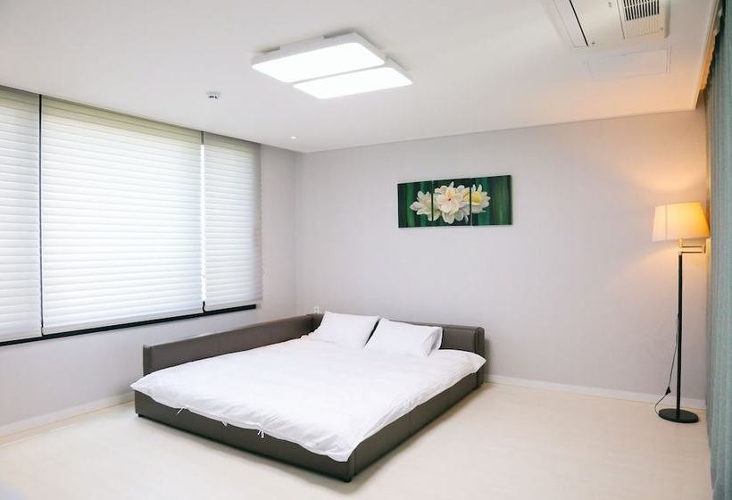 ホテル Plumeria Pension