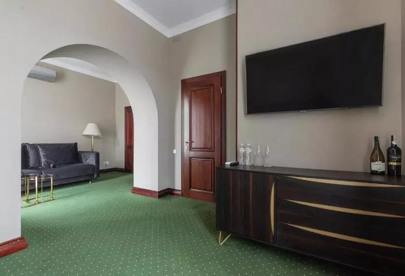 هتل Arcadia Plaza