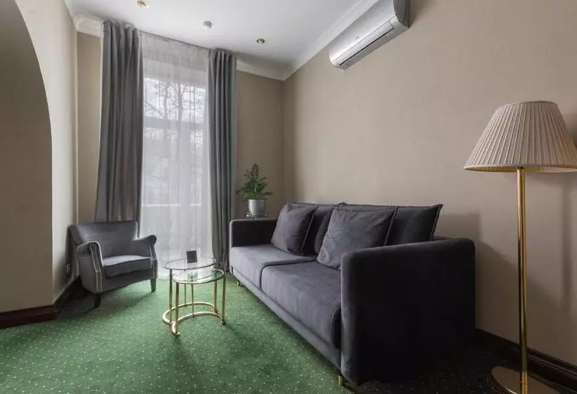 هتل Arcadia Plaza