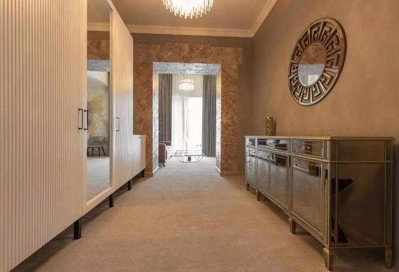 هتل Arcadia Plaza