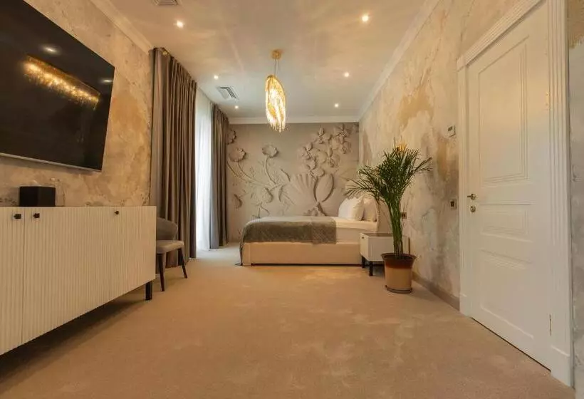 هتل Arcadia Plaza