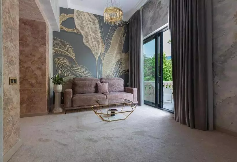 هتل Arcadia Plaza