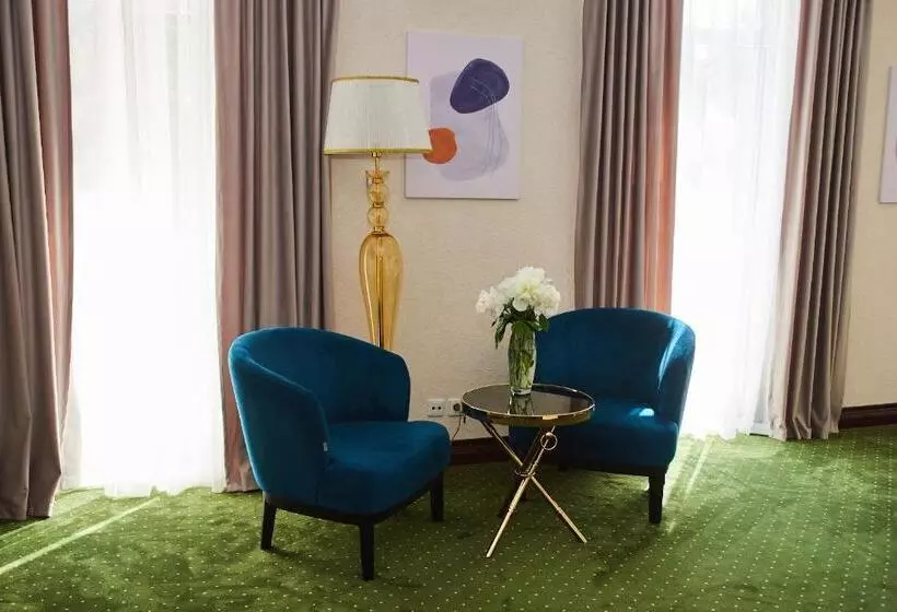 هتل Arcadia Plaza