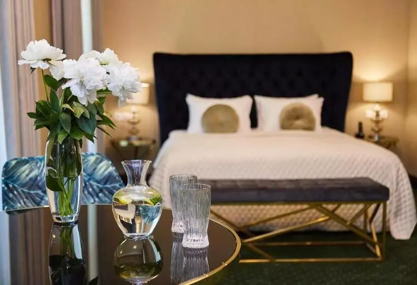 هتل Arcadia Plaza