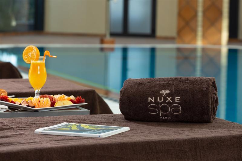 Szálloda Barcelo Concorde Les Berges Du Lac