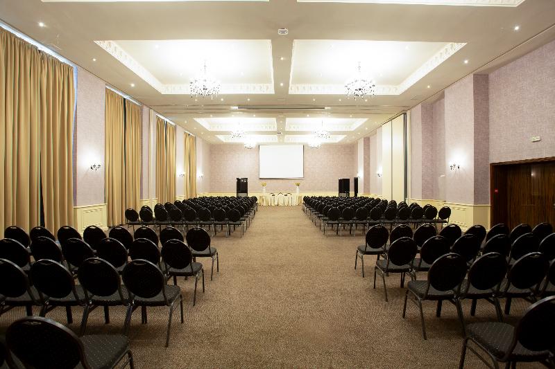 Szálloda Barcelo Concorde Les Berges Du Lac