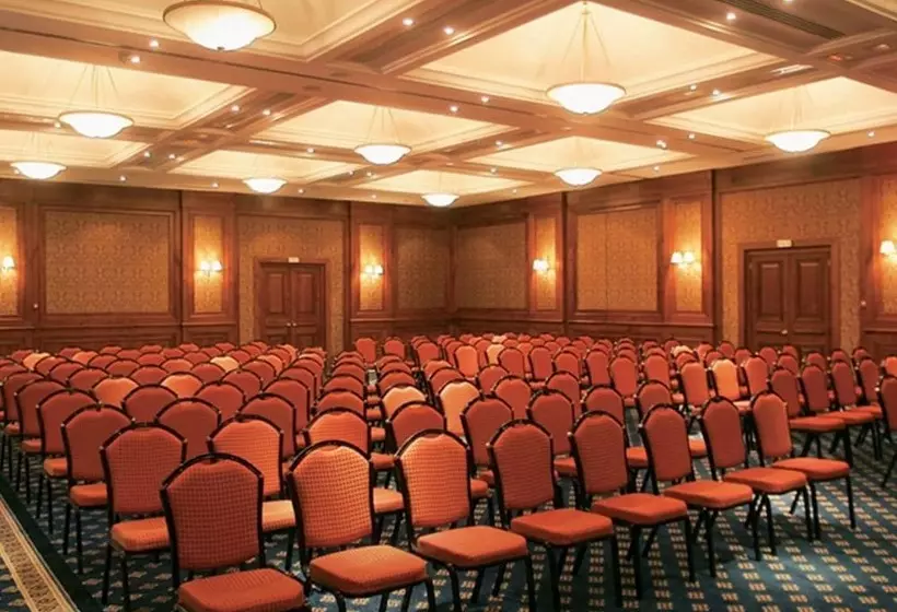 هتل Barcelo Concorde Les Berges Du Lac