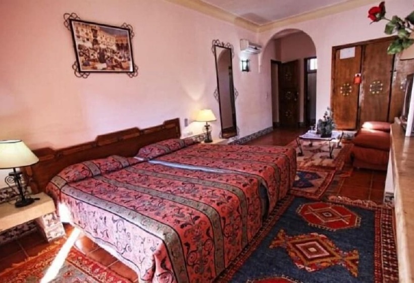 בית מלון כפרי Club Hanane