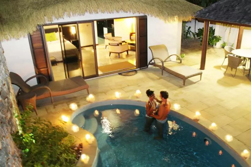 호텔 Crown Beach Resort & Spa