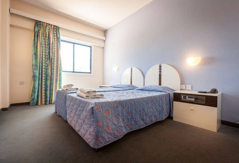 هتل Crown Resorts Elamaris