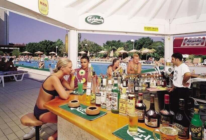 هتل Crown Resorts Elamaris