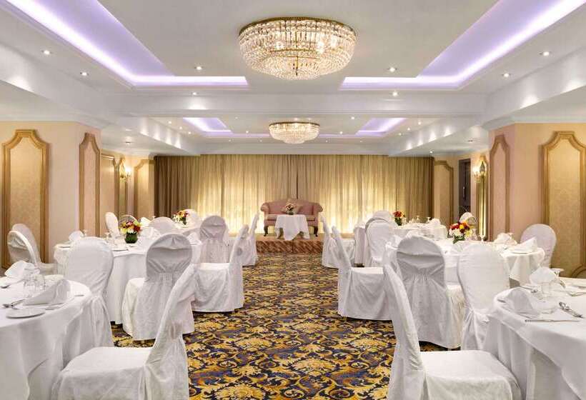 Hotel Hawthorn Suites By Wyndham Al Khobar