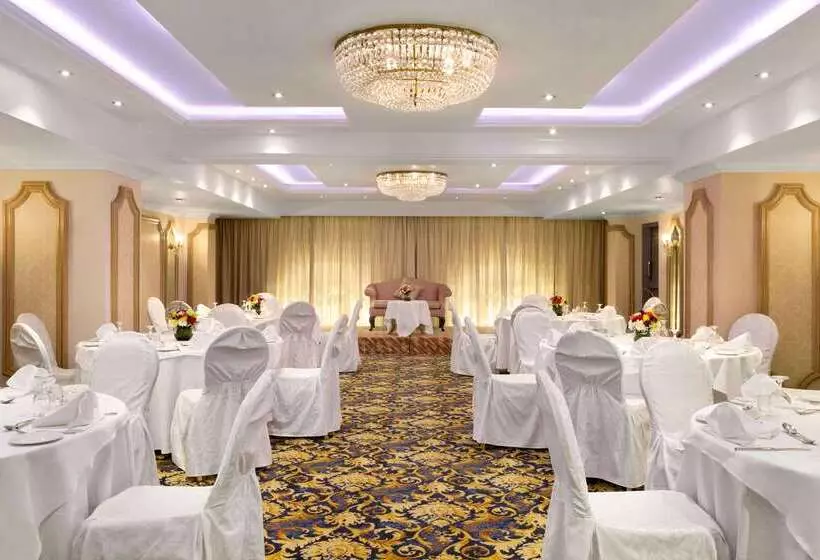 هتل Hawthorn Suites By Wyndham Al Khobar