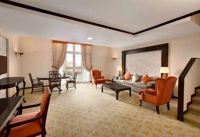 هتل Hawthorn Suites By Wyndham Al Khobar