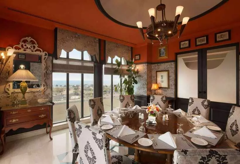 هتل Hawthorn Suites By Wyndham Al Khobar