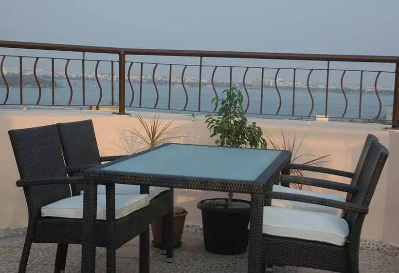 Katriya Hotel And Tower