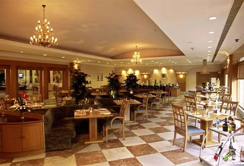 Katriya Hotel And Tower