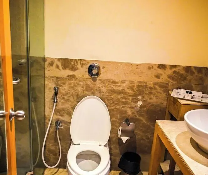 Katriya Hotel And Tower