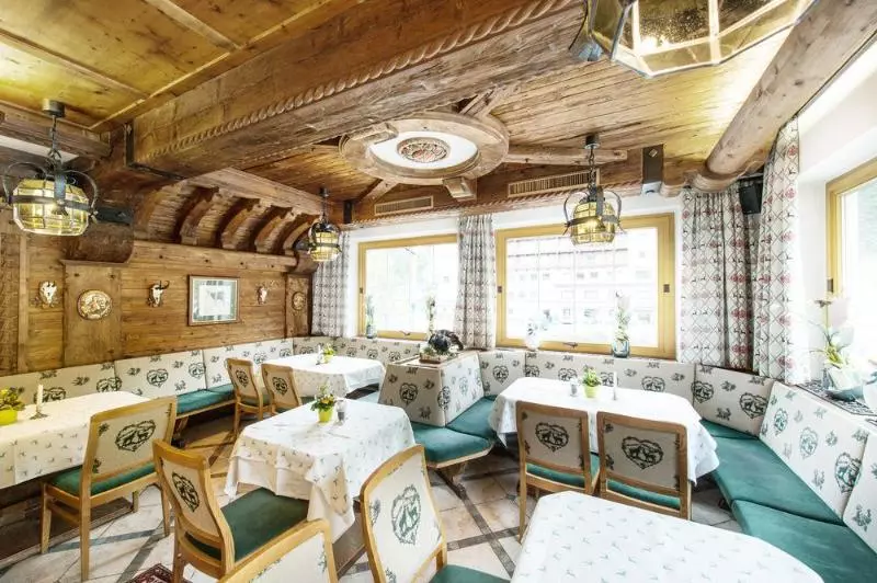 ホテル Neuhintertux